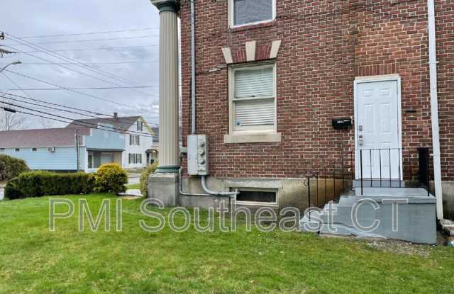 22 Railroad Ave Gallery 1