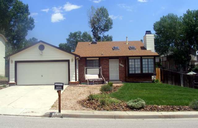 Beautiful 3 bedroom, tri-level home available in School District 20! photos photos