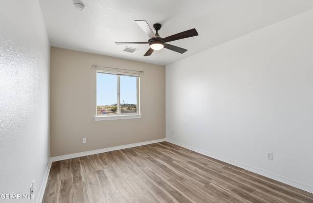 13255 Emerald Isle Street Gallery 3