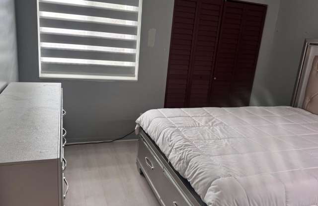 10901 Sw 10th St - 10901 Southwest 10th Street, Pembroke Pines, FL 33025