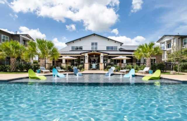 1932 Onion Creek Pkwy Gallery 3