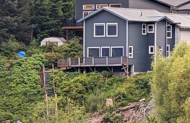 Unfurnished Auke Bay Home, 3BD+Den, 2BA, Harbor view, Exterior Deck, Parking photos photos