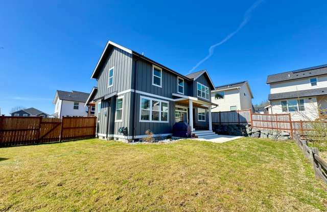 Modern Home 3 Bedroom 2.5 Bathroom - Ferndale WA Gallery 4