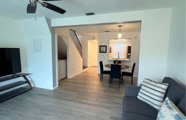 4520 SW 8th Place Gallery 3