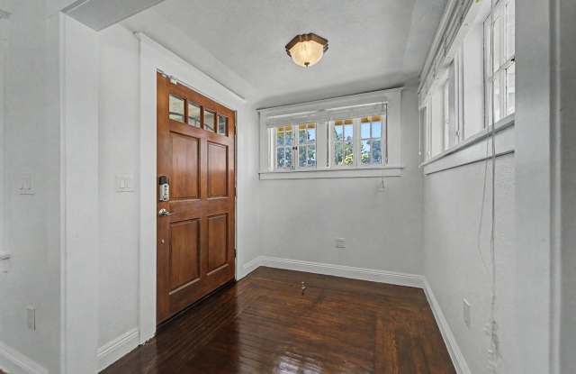 3 bedroom 2 Bath Home MUST SEE photos photos