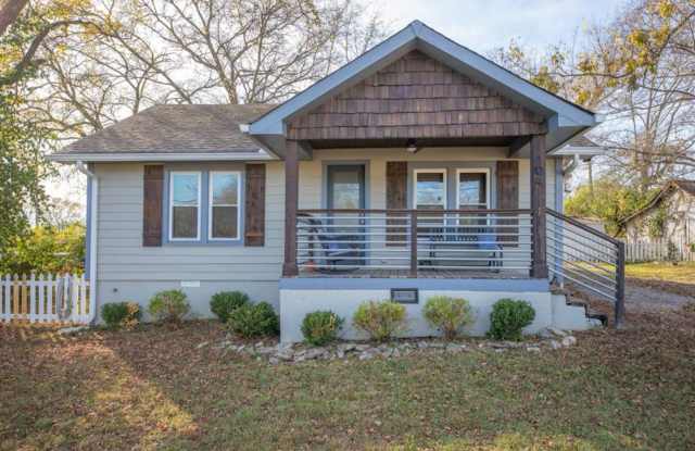 2 bedroom 2 bath Madison cottage - 104 Forest Park Road, Nashville, TN 37115