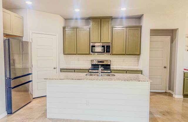 1459 Dryden Ave.. Call LONGHORN PROPERTIES @ 254-526-0382 for details - **Move In Special - $500 Off First Full Months Rent** Gallery 3