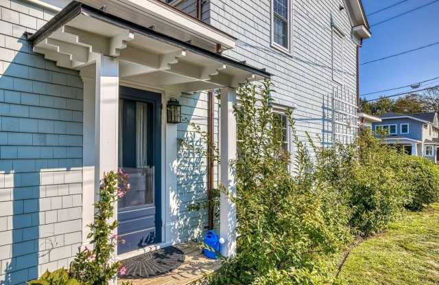 475 Youngs Avenue #C Gallery 2
