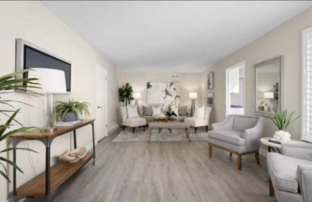 5762 La Jolla Way photos photos