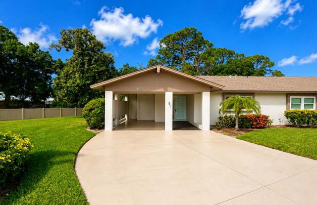 Annual unfurnished   **55+**     2/2 villa downtown Sarasota Gallery 3
