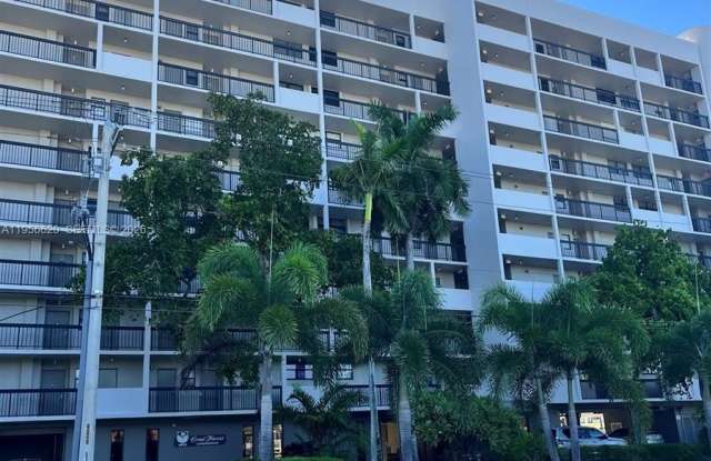 4800 Bayview Dr photos photos