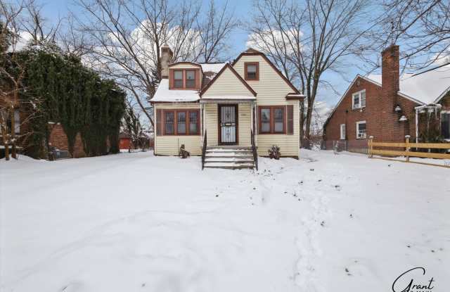 $1300 Bungalow photos photos