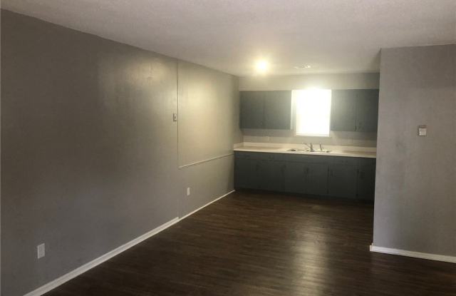 302 E Benton Gallery 2