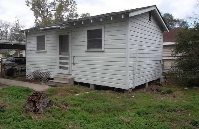 2040 1/2 Kingsley - 2040 Kingsley Drive, Beaumont, TX 77705