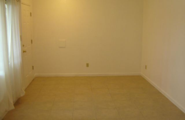 450 PALM Drive Gallery 3