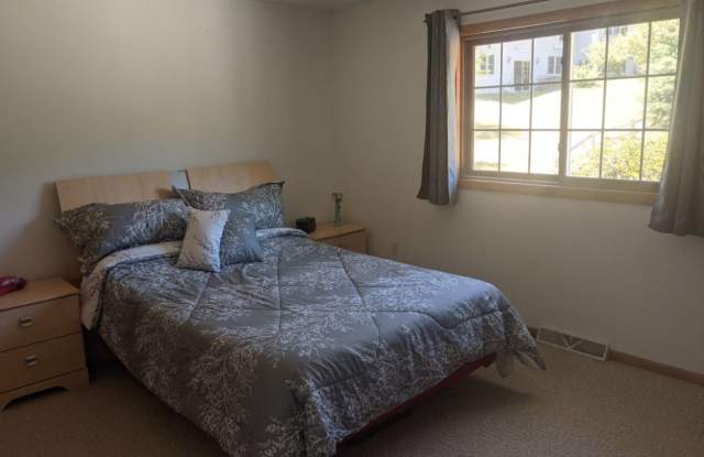 4 BEDROOM - 2 BATH HOME photos photos