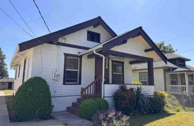 Bremerton Two Bedroom House for rent! Fully Fenced Yard, Available 06/10! photos photos