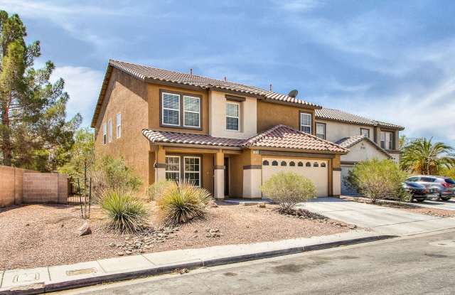 Spacious 5-Bedroom Home Plus Den - Nearly 2,800 Sq Ft Gallery 3