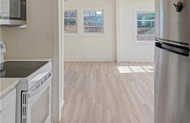 2224 Elizabeth Avenue SE Gallery 3