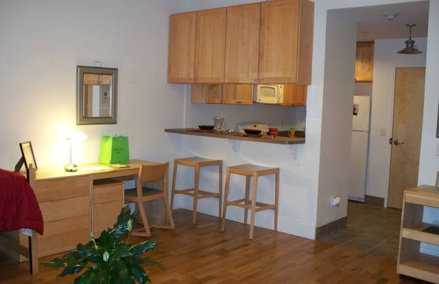 Brookview Commons East - Great Downtown Living Gallery 4