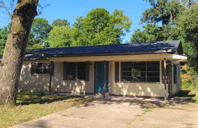 Beautiful 4 bedroom/1 bath home fully rehabbed with Central Air and Heat photos photos