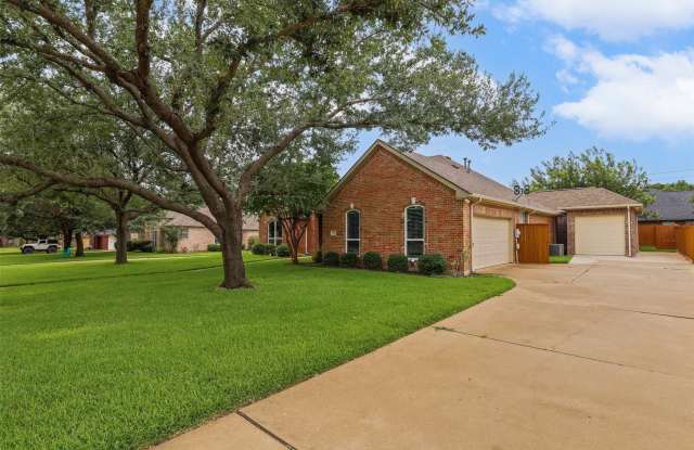 1612 Twin Oaks Drive Gallery 2