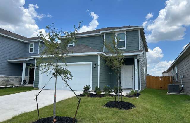 Walking Distance to Long Creek High School / Fridge, Washer  Dryer Included / Fenced in Yard / NBISD photos photos