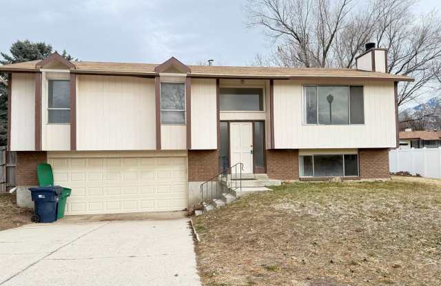 9207 S LAURA ANNE - 9207 Laura Anne Way, Sandy, UT 84094