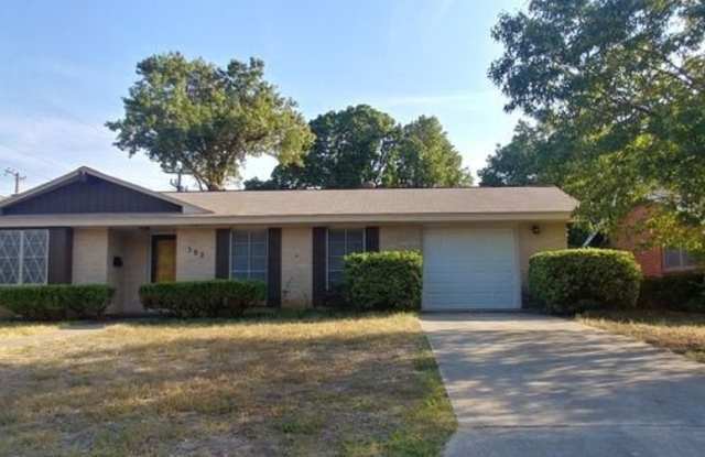 302 Green Meadow Boulevard - 302 Green Meadow Boulevard, San Antonio, TX 78213