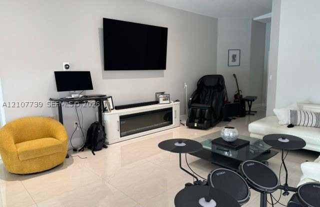 16284 SW 100th Ter Gallery 4