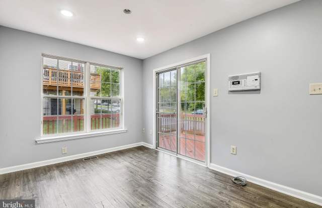 8249 LYNDHURST STREET Gallery 3