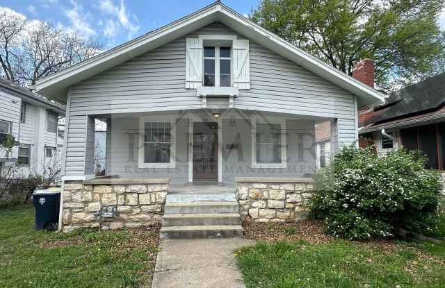 5618 Forest Ave Kansas City, MO 64110// 3 Bedroom Single Family Home// Move in Ready// Rent: $1350 Deposit: $1350 photos photos