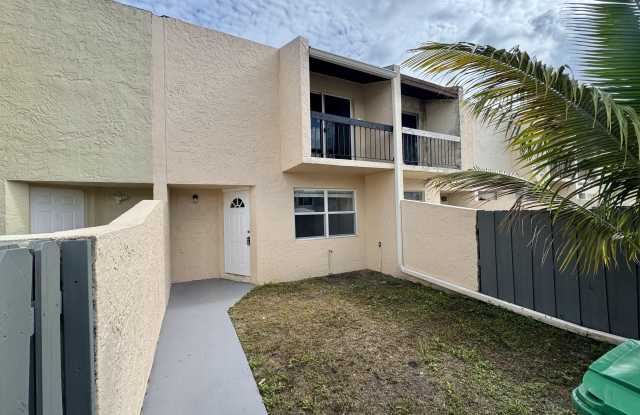 3662 SW 59th Avenue - 3662 Southwest 59th Avenue, Davie, FL 33314