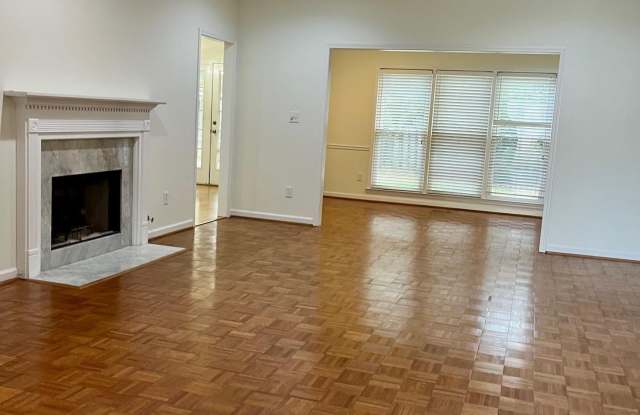 307 AMHERST DRIVE Gallery 3