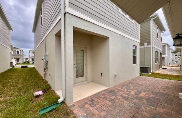 4-Bedroom, 3 Bath Two Story Single Family in Apopka, FL | Community Pool | Two Car Garage Gallery 4