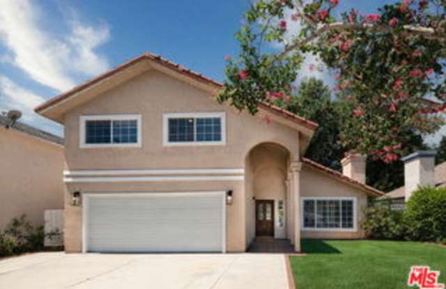 8473 Penfield Avenue photos photos