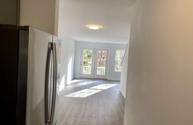 8 Village Wy Gallery 3