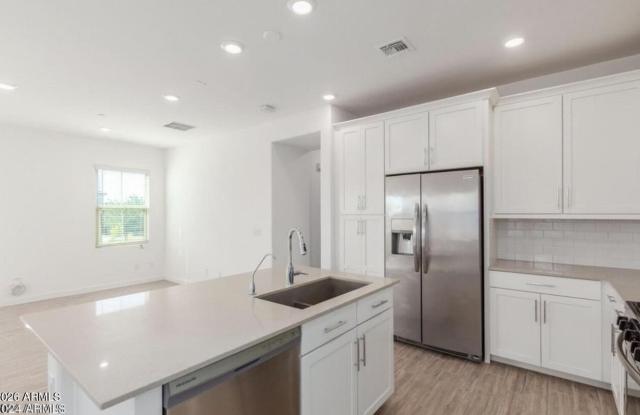 4077 S SABRINA Drive Gallery 2