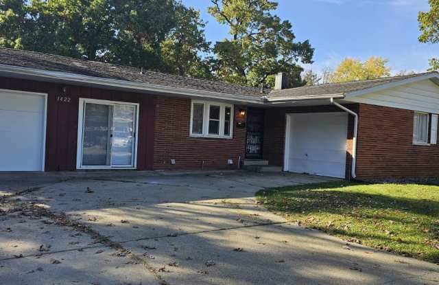1422 Woodcrest Dr - 1422 Woodcrest Drive, South Bend, IN 46617 1422 Woodcrest Dr - 1422 Woodcrest Drive, South Bend, IN 46617