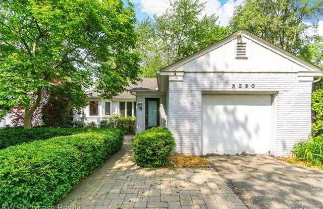 3290 EDGEWOOD PARK Drive Gallery 4
