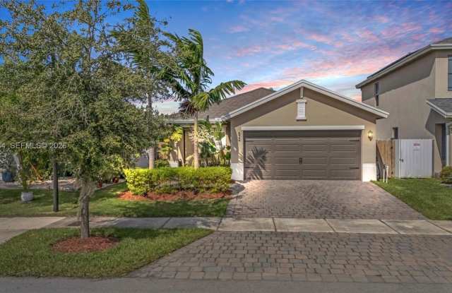 624 NE 5th Way photos photos