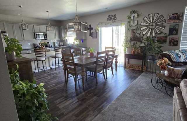 238 South Iceberg Lake Avenue Gallery 4