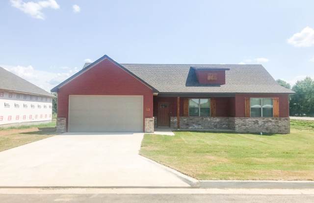 HALF OFF MOVE IN RENT! 3 Bed 2 Bath Stunning house in Pocola!! - 101 Countryside Way, Pocola, OK 74902