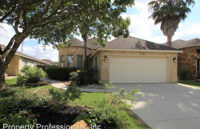 2419 North Ranch Estates - 2419 North Ranch Estates Boulevard, New Braunfels, TX 78130