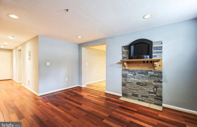 4929 FOOTE Street NE unit: 2 Gallery 4