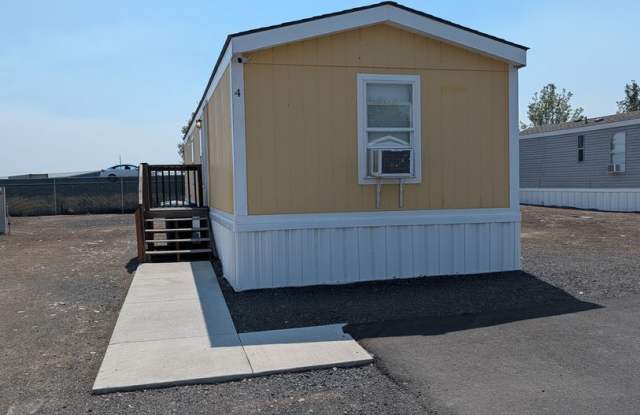 Great 2 bedroom 1 bathroom home in North Pointe! photos photos