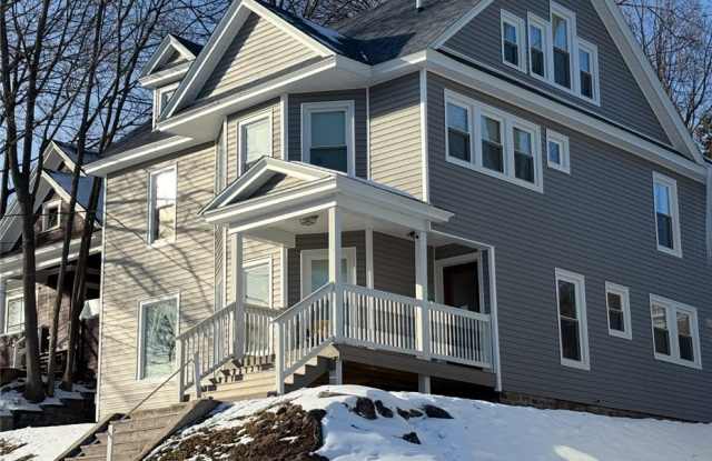 43 Spruce Street unit: 4 photos photos