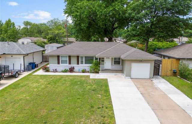 Welcome home! Lovely updated rental home in Midtown. Gallery 4