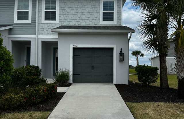 Walk to shop townhome with amenities photos photos