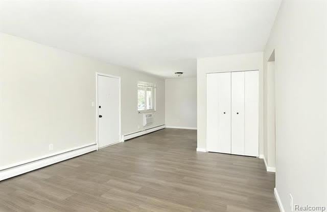 3330 GREENFIELD Road Gallery 4